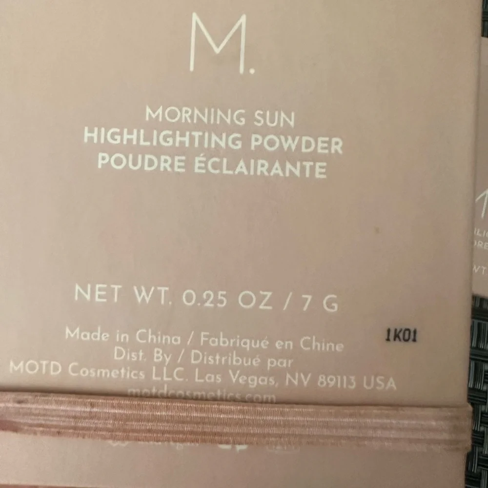 Highlighting Powder in Morning Sun MOTD Cosmetics